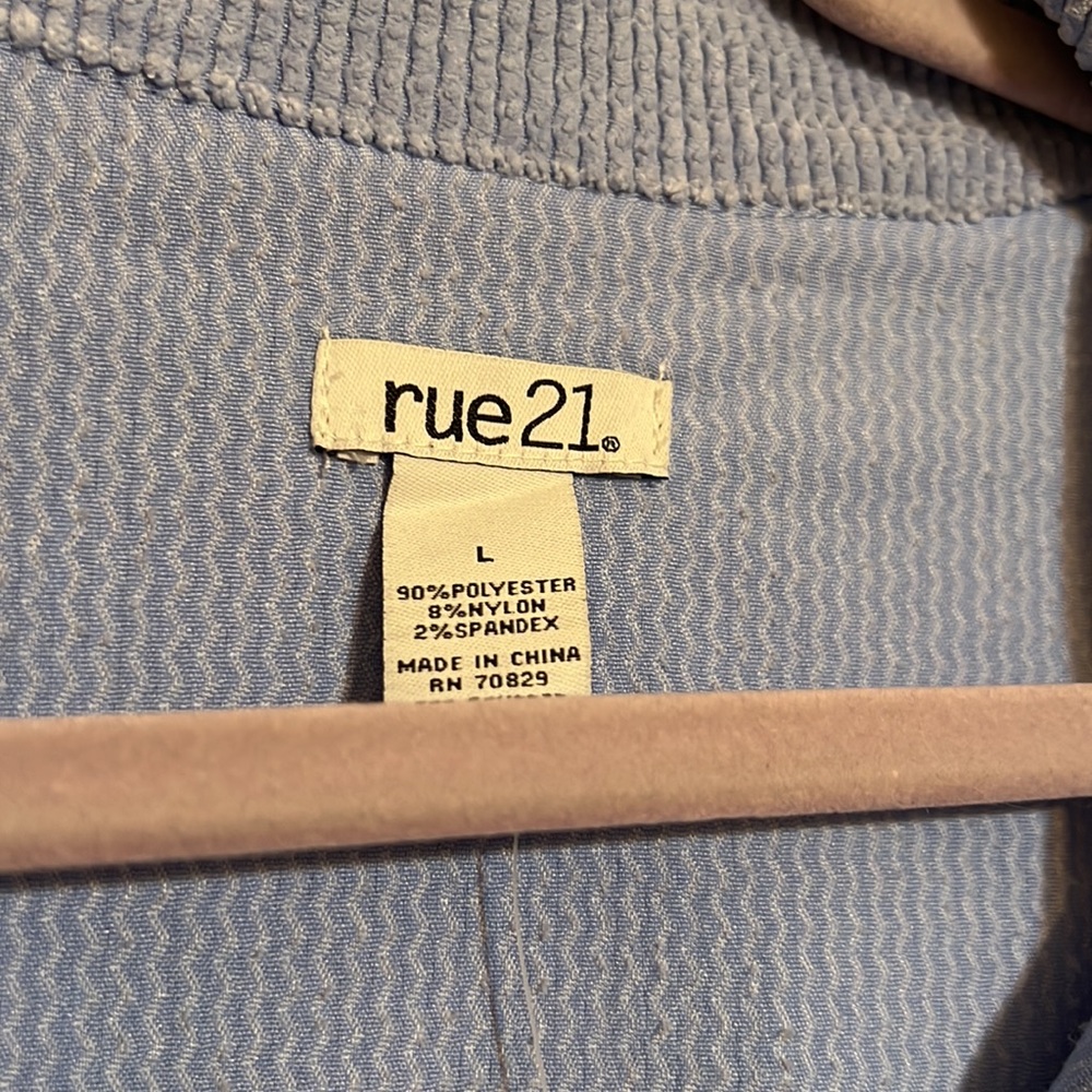 Shacket - Picture 2 of 3